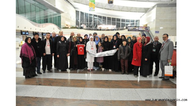 ÜNİVERSİTE ÖĞRENCİLERİNE UMRE TURU