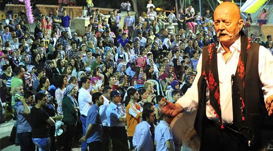 Ünlü Oyuncu Karaman'da Sahne Aldı