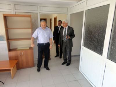 Vali İş Kur Binasını Gezdi