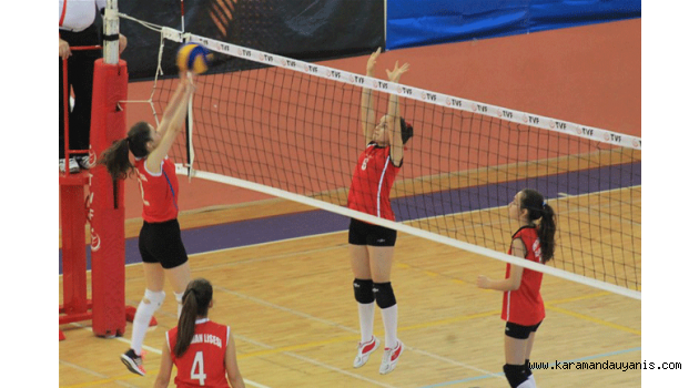 VOLEYBOLDA KUPALAR SAHİPLERİNİ BULDU