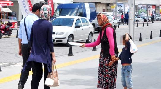 Yaz Geldi Dilenciler Çoğaldı
