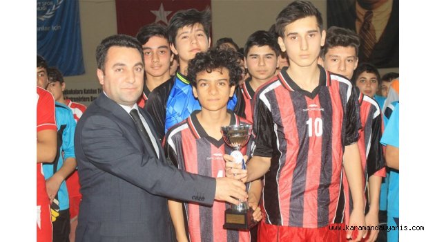 YILDIZLAR FUTSALDA ŞAMPİYONLAR BELLİ OLDU