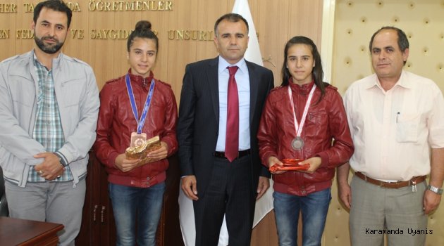 YILDIZLAR TÜRKİYE ŞAMPİYONASINDA İLİMİZİ TEMSİL EDEN İKİZ KARDEŞLER, SULTANOĞLU’NU ZİYARET ETTİ