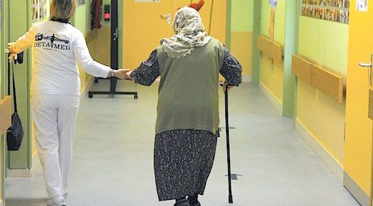 Yoksul Aileye Yardım Eli