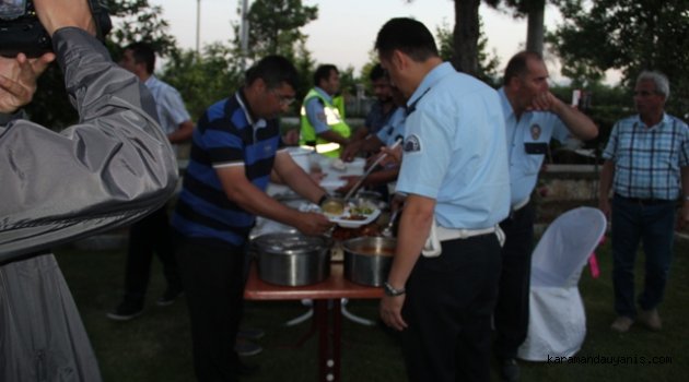 YOLCULAR İÇİN İFTAR VAKTİ  ‘MÜMÜNE HATUN SOFRASI’ VAR