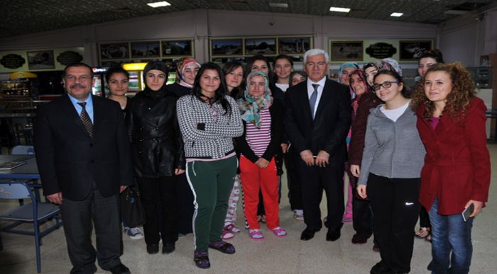 Yurtta Kalan Öğrencilere Ziyaret