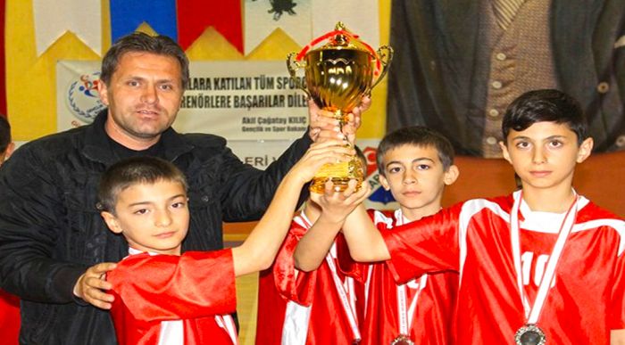 Zübeyde Hanım Ortaokulu’ndan Çifte Zafer