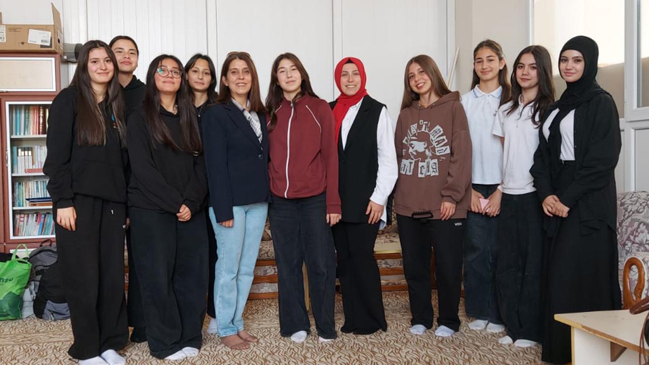 Gazeteci Yasemin Küçükcicibıyık ÇEDES’in Konuğu Oldu