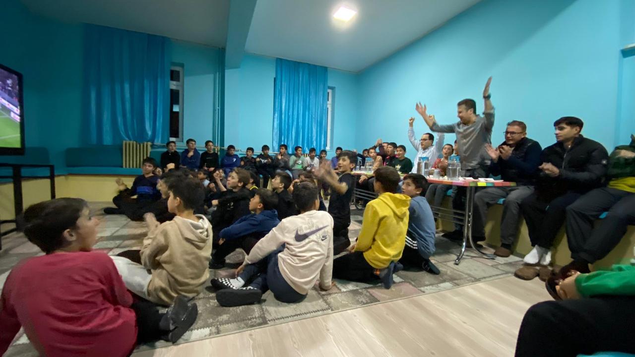 Göktepe Yatılı Bölge Ortaokulunda Milli Maç Heyecanı