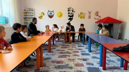 Sabah Miniklerle Kahvaltı, Akşam Öğrencilerle Yemek