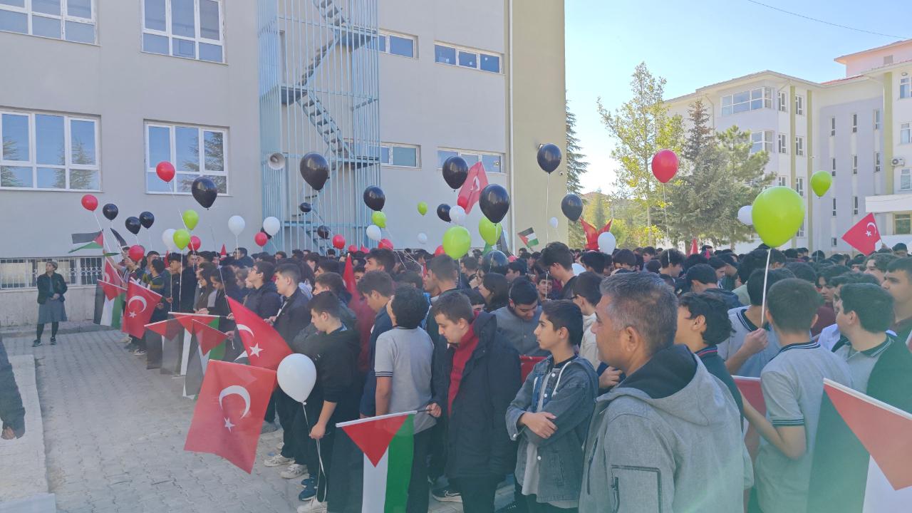 Temizel Ünlü Mesleki ve Teknik Anadolu Lisesi Öğrencilerinden Anlamlı Etkinlik