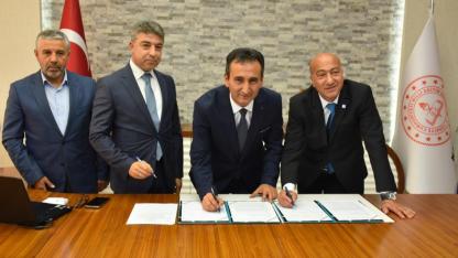 70 Öğrenciye Burs, 5 Mezuna İş Fırsatı: Karaman'da Örnek Protokol