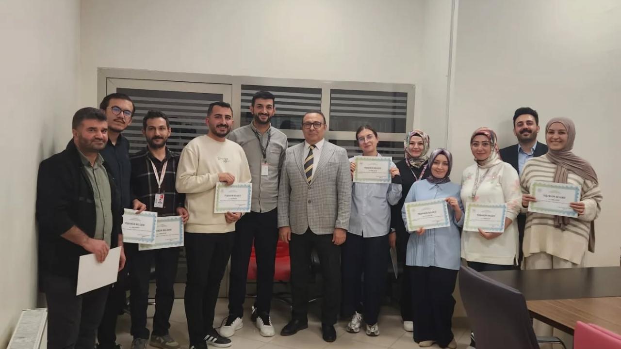 Hastane Çalışanları Başarı Belgesiyle Ödüllendirildi