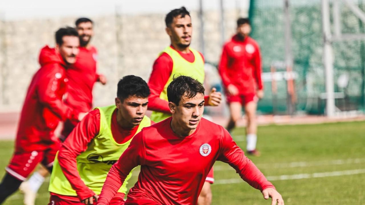 Karaman FK topbaşı yaptı