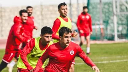 Karaman FK topbaşı yaptı