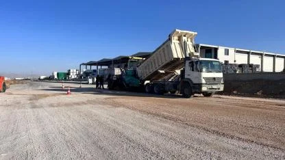 Karaman OSB'de Asfalt ve Ağaçlandırma Çalışmaları Devam Ediyor