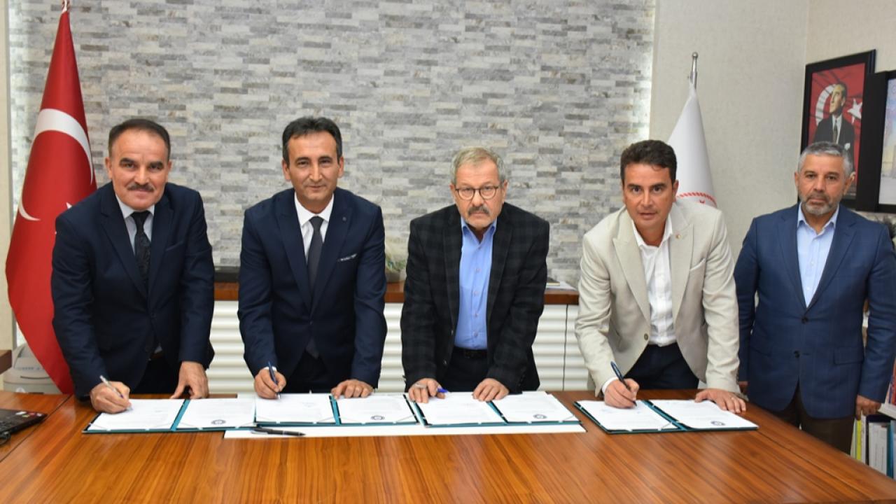 Karaman&#039;da 13 İşletmeden 66 Öğrenciye Burs Desteği