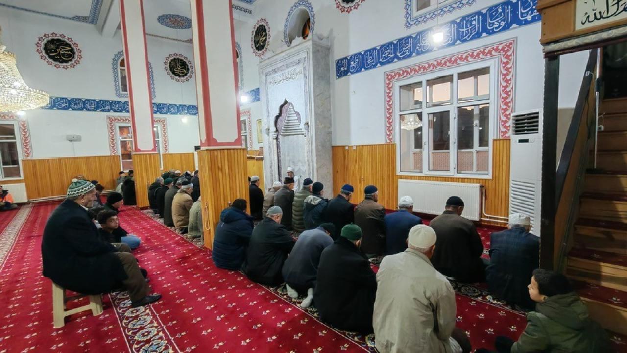 Karaman&#039;da İki İlçede Sabah Namazı Buluşması Düzenlendi
