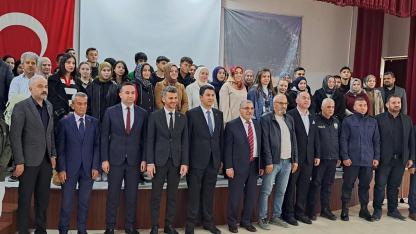 KMÜ’de “Aile, Toplum ve Değerler” Konulu Konferans ve Söyleşi Gerçekleştirildi