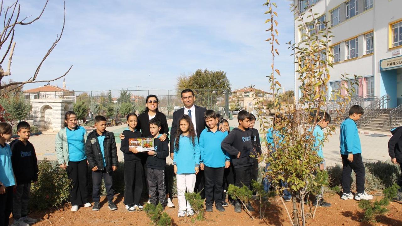 Lale Soğanı Dikim Etkinliği Düzenlendi