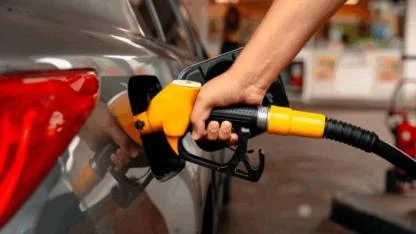 Akaryakıtta tabela değişti: Benzine zam geldi