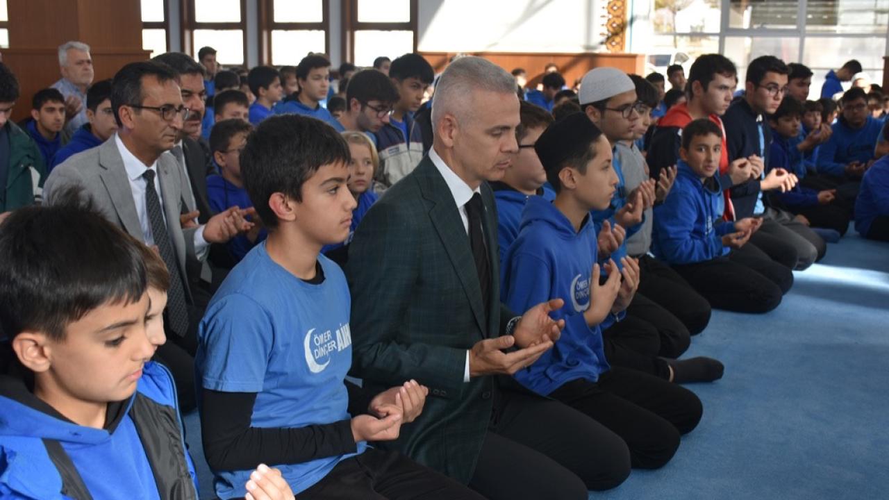 Şehit ve Ebediyete İrtihal Eden Öğretmenler Dualarla Anıldı