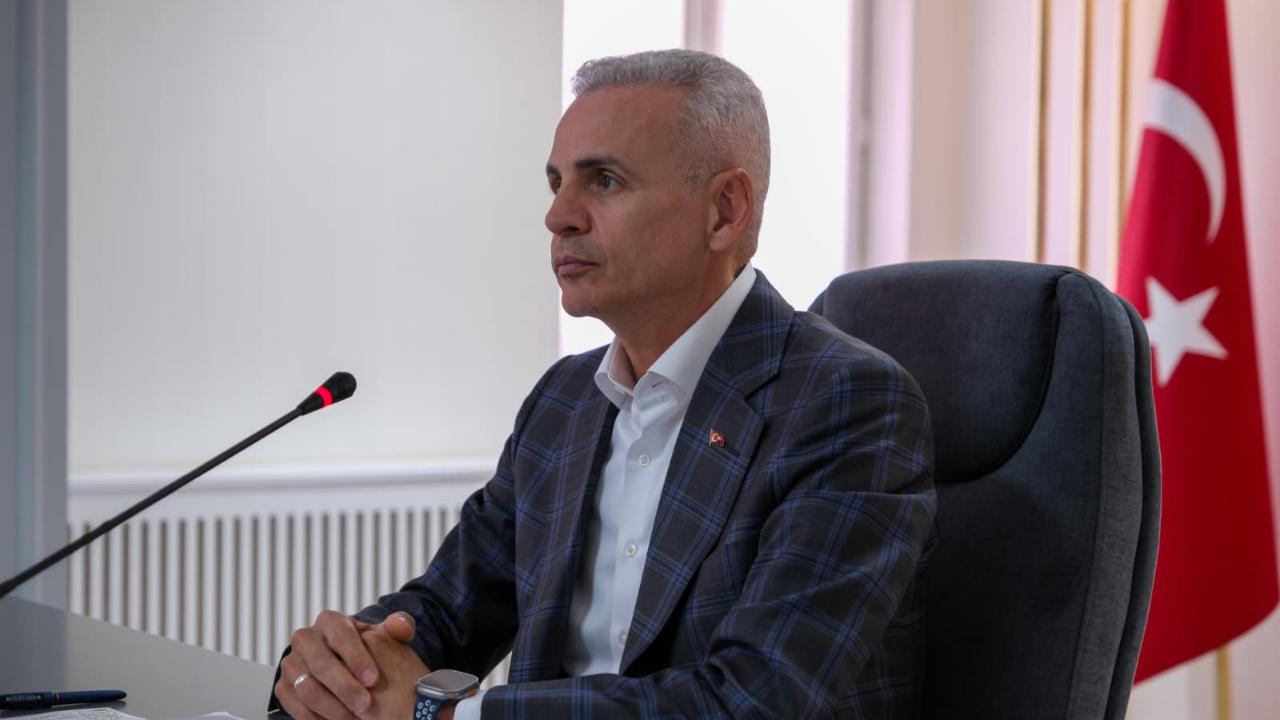 Vali Çiçekli: Öğretmenlerimiz milletimizin yarınlarını inşa eden en güçlü dayanağımızdır