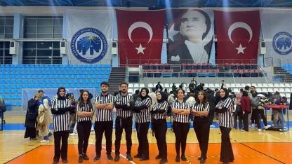 Bilek Güreşiyle Hemşire Ruhu Sahada