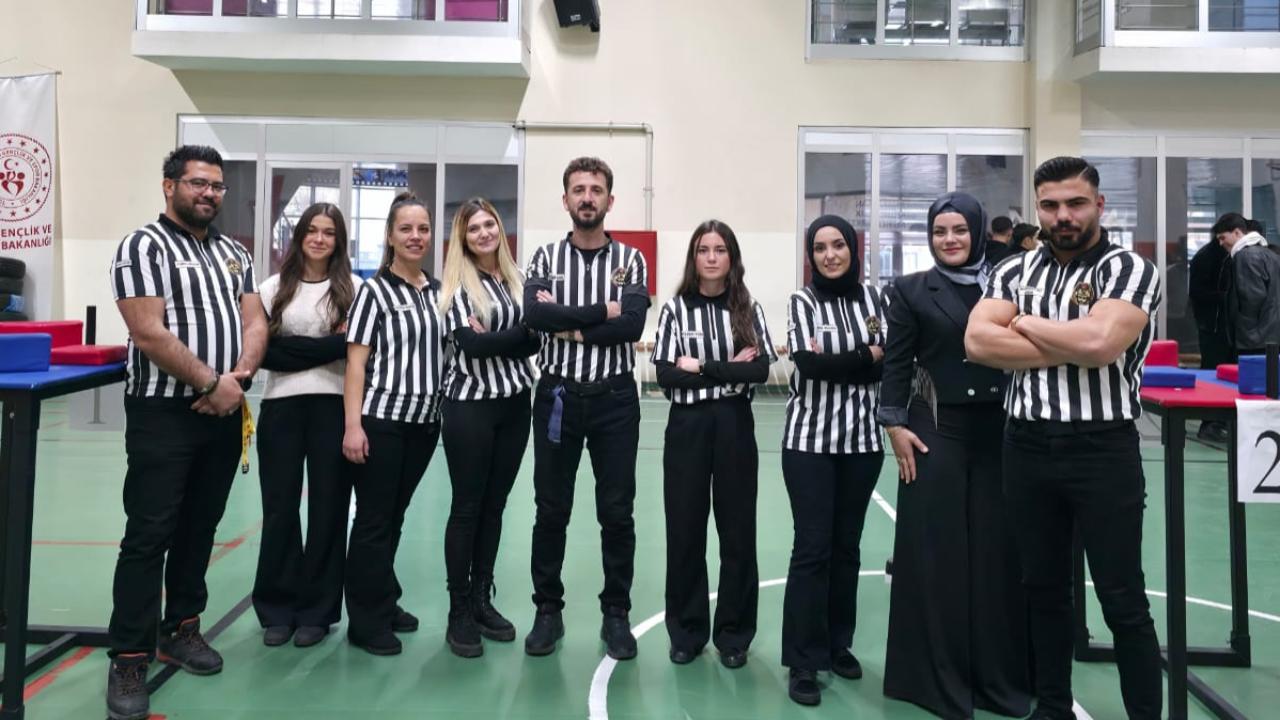 Gençler Bilek Güreşi İl Birinciliği Müsabakaları Karaman’da Sona Erdi