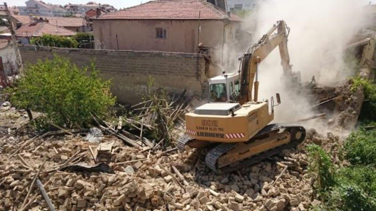 Karaman&#039;da Metruk Bina Yıkılacak