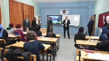 Öğrencilerle Bir Araya Geldiler