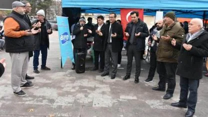 Öğrenciler ve Vatandaşlar Gazze İçin El Ele Verdi