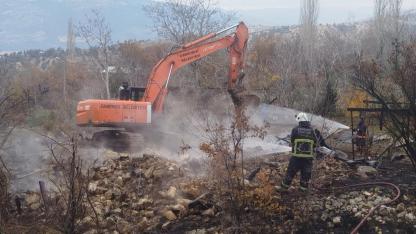 Ermenek'te Ev Yangını: Kadın Komşuları Tarafından Kurtarıldı