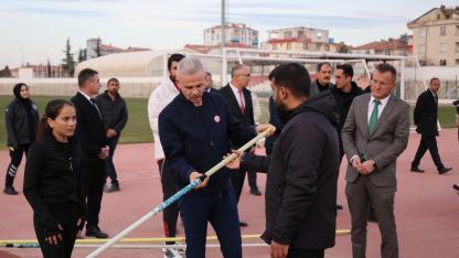 Vali Çiçekli'den Geleceğin Yıldızlarına moral ziyareti