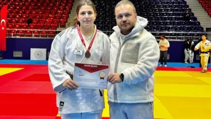 Ayşenur Keskin Türkiye Üçüncüsü Oldu