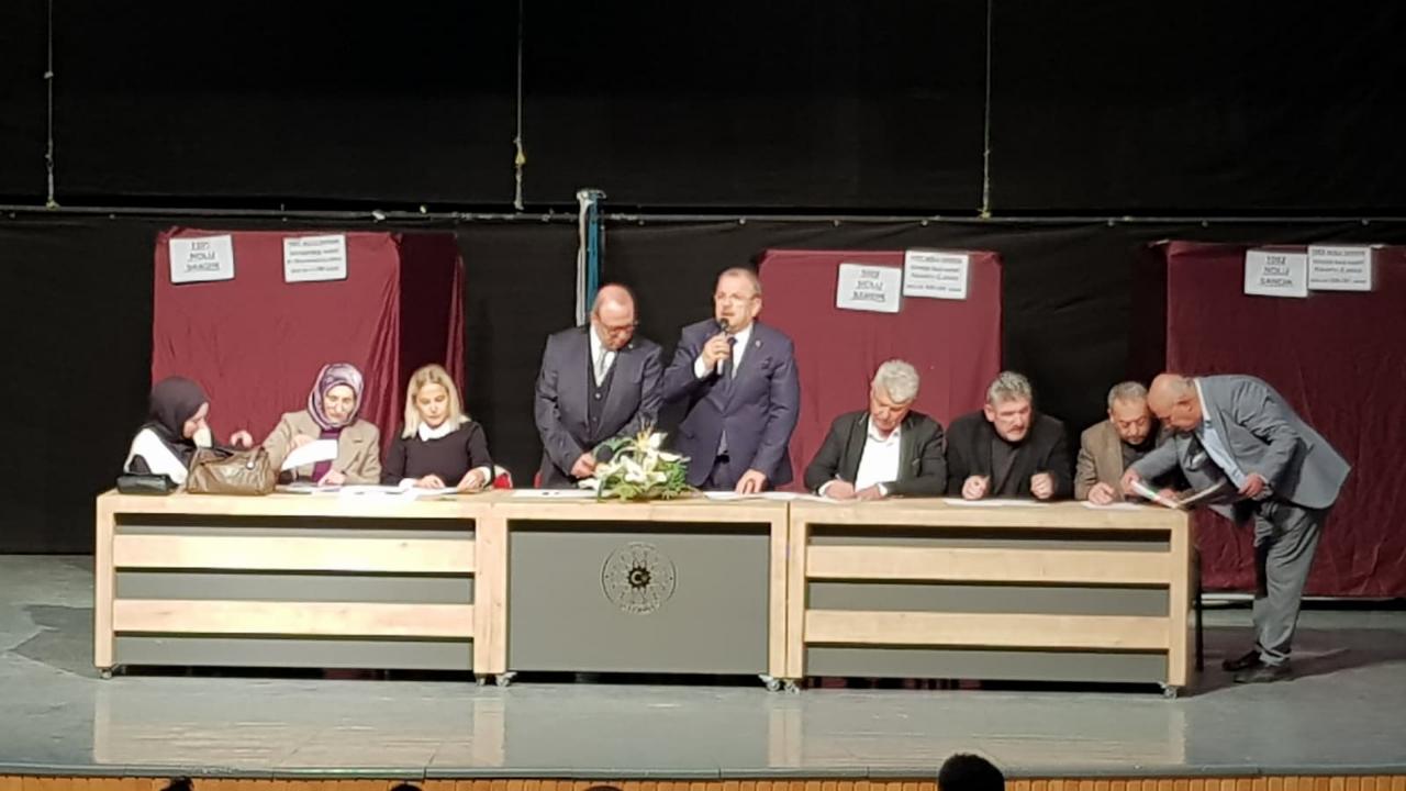 Berberler ve Kuaförler Odası’nda Pekoğlu Güven Tazeledi