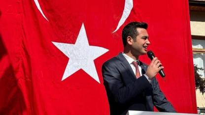 Evcen: Türk bayrağı indirilirken görevini yapması gerekenler neredeydi?