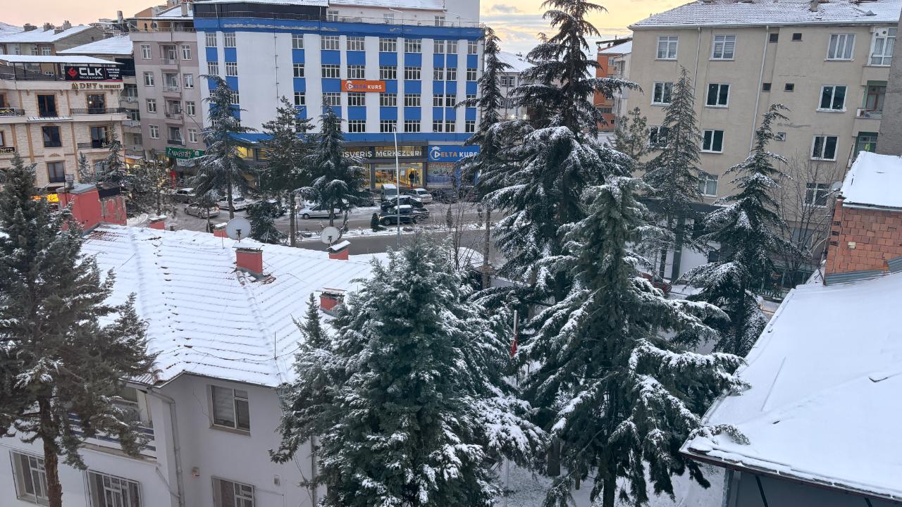 Karaman’da Öğrencilere Çifte Müjde: Kar Bereketi Geldi, Okullara 1 Gün Daha Tatil