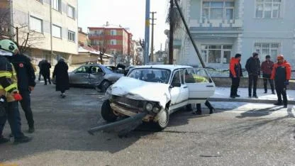 Kazada Ağır Yaralanan Kadın Hayatını Kaybetti