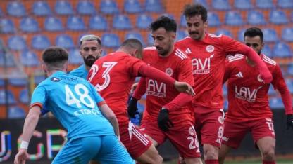 Lider İskenderun’da Takıldı