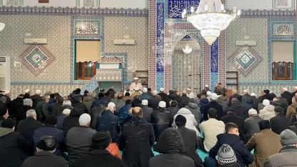 Karamanlılar Yeni Yılın İlk Sabahında İmam-ı Azam Camisinde Toplandı