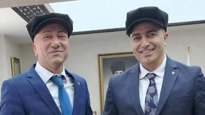 Başkan Ankaralı Vali Çiçek'e Gakkoş Şapkası Hediye Etti