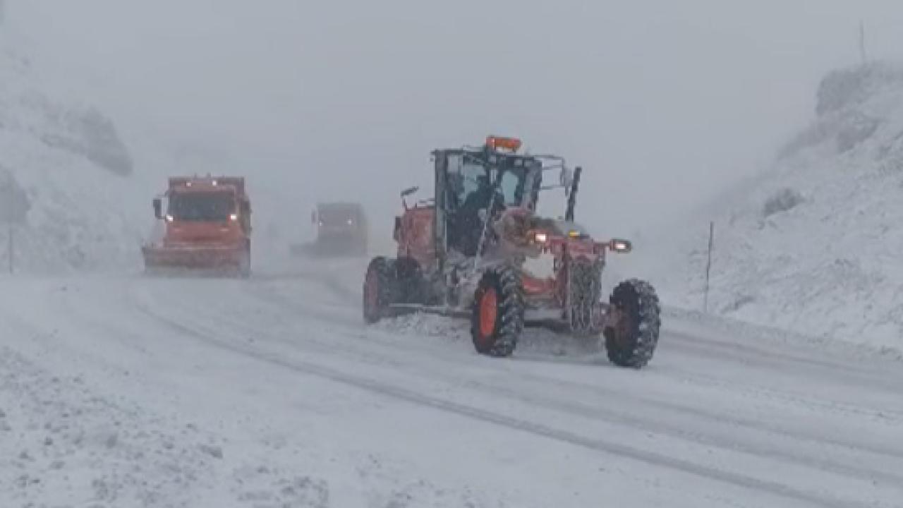 Sertavul Geçidi Tır ve Çekicilerin Geçişine Kapatıldı
