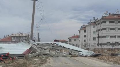 Şiddetli Rüzgar Kazımkarabekir’i Vurdu
