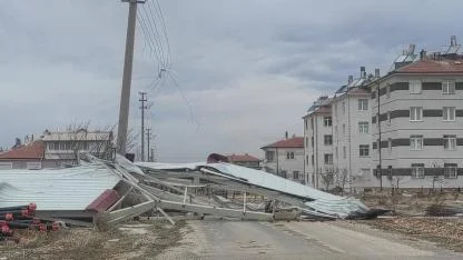 Şiddetli Rüzgar Kazımkarabekir’i Vurdu