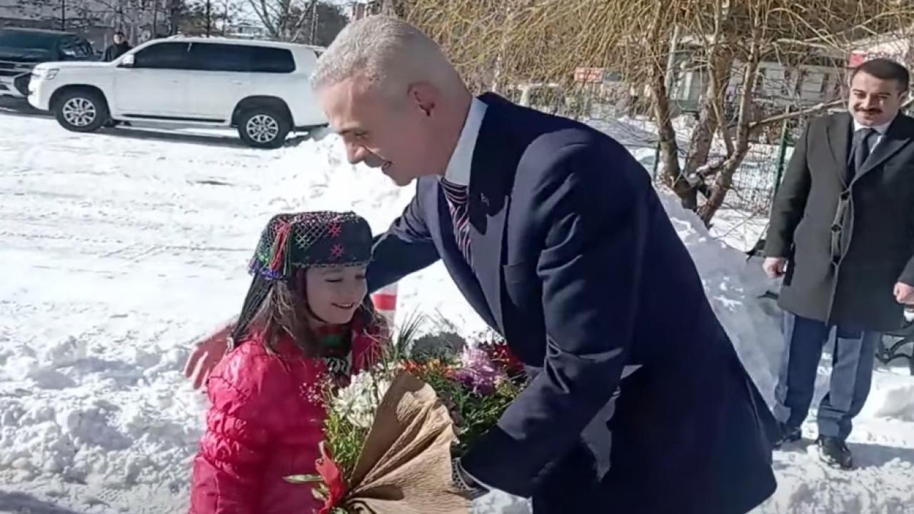 Vali Çiçekli, Ardahan’da göreve başladı