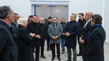 Elma Borsası’nı inceleyen Vali Çiçek: “Elmanın Pazar Değeri Artacak”