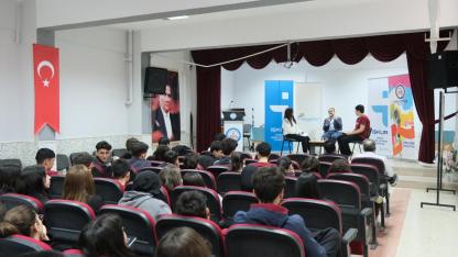 İrfan Ataseven Anadolu Lisesi’nde Kariyer Günleri Etkinliği Gerçekleştirildi