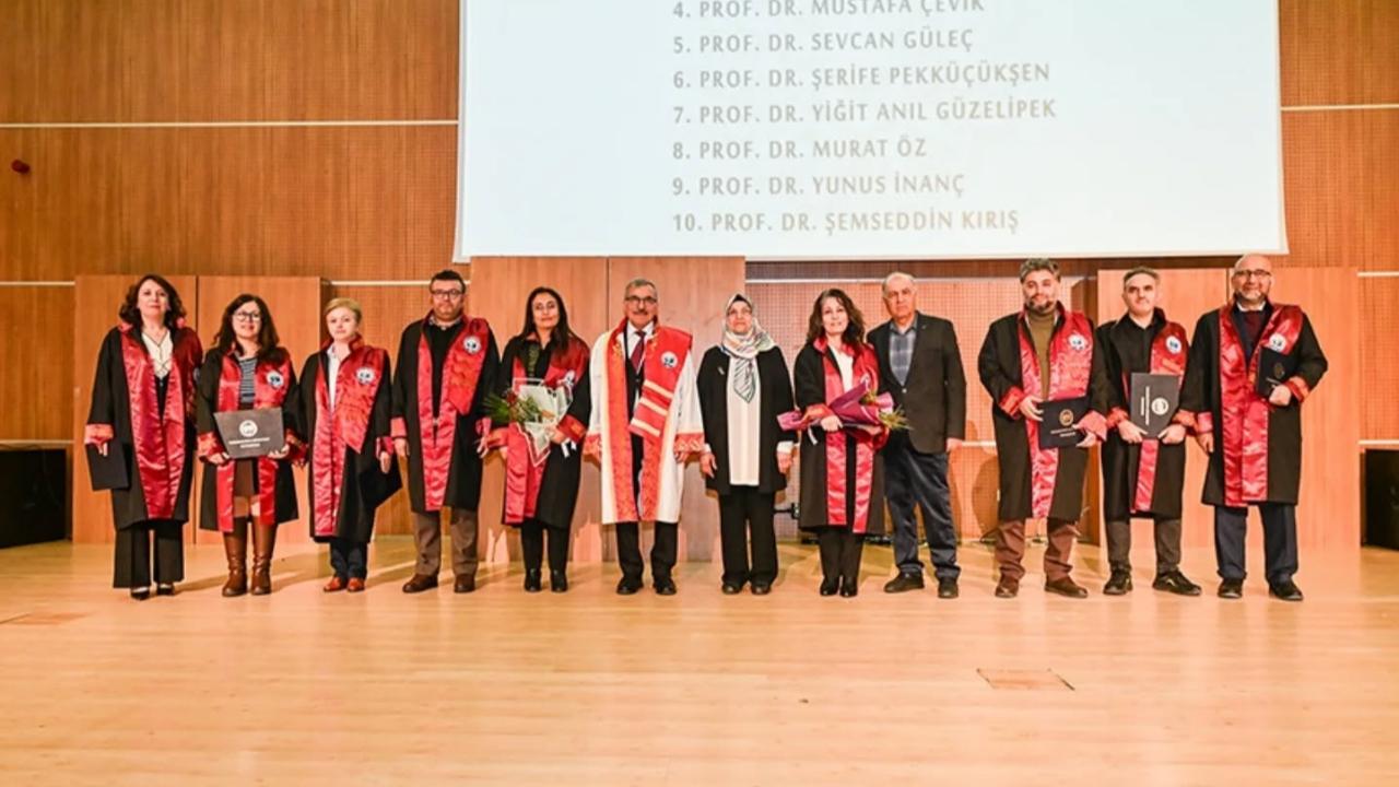 KMÜ’de “Akademik Performans Ve Cübbe Giyme Töreni” Düzenlendi