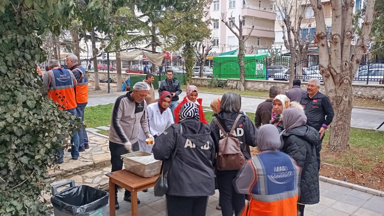 Öğretmenevi Yemek İkramında Bulundu